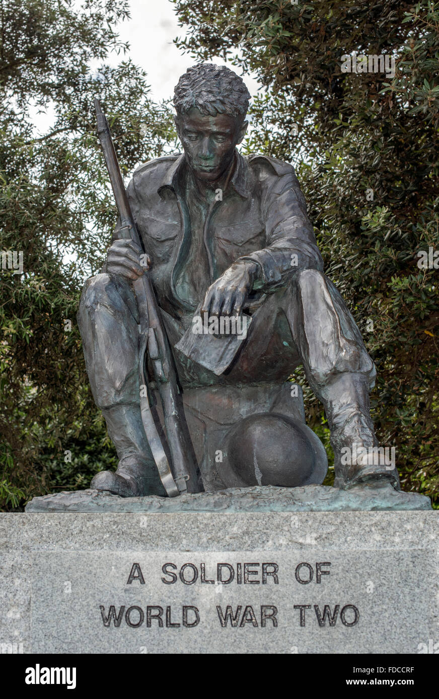 Statue of World War 2 Soldier in Portsmouth, England Stock Photo Alamy