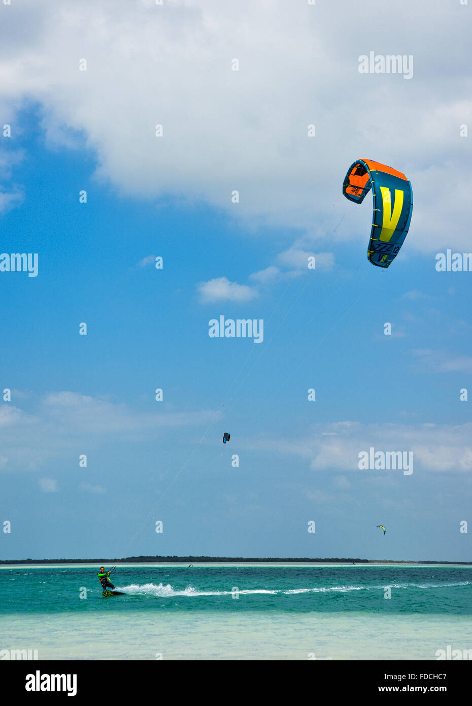 Kite surfing at Yas Island, Abu Dhabi Stock Photo Alamy