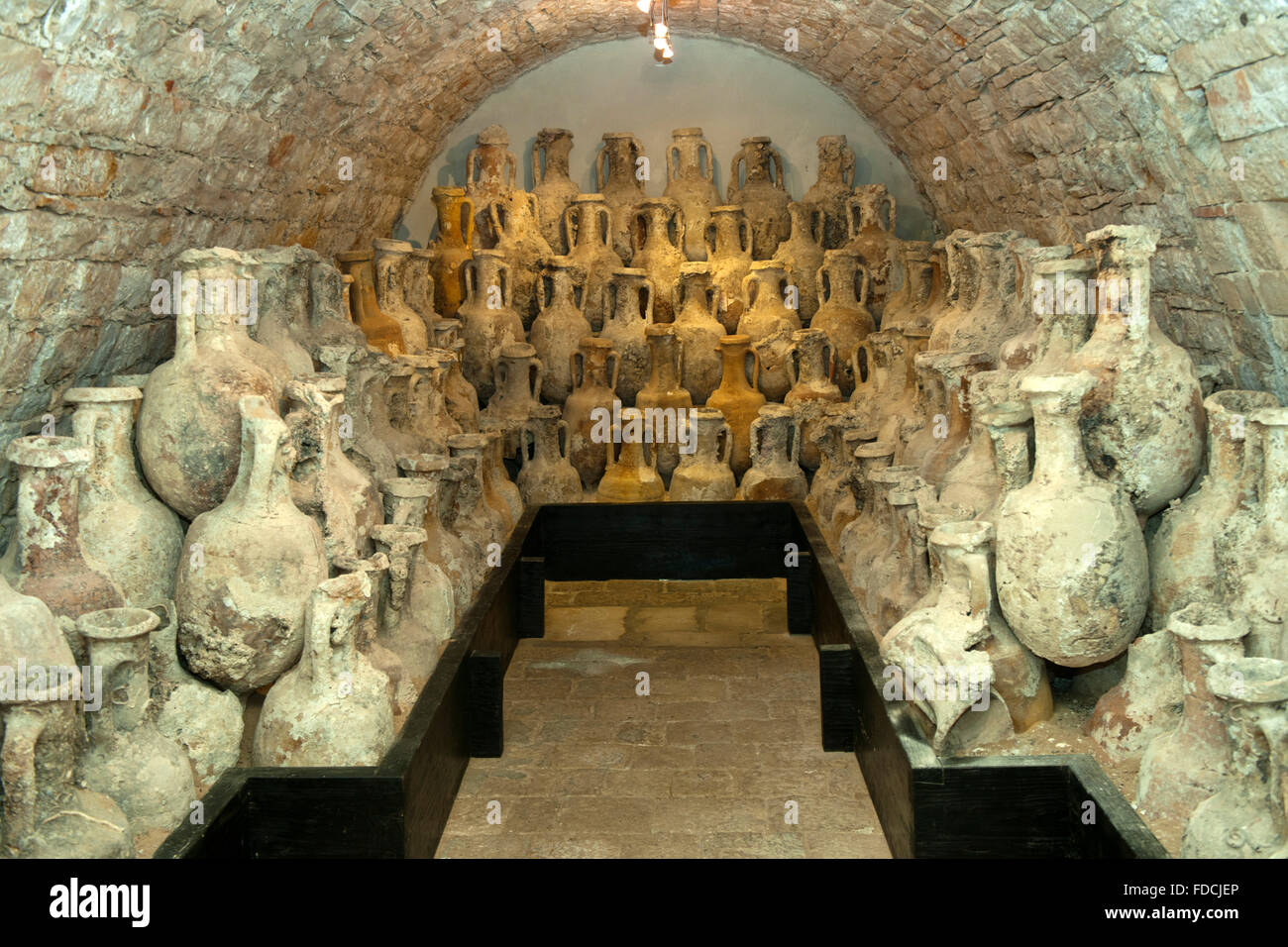 Kroatien, Dalmatien, Vis, Stadtmuseum und archäologische Sammlung, Amphoren Stock Photo