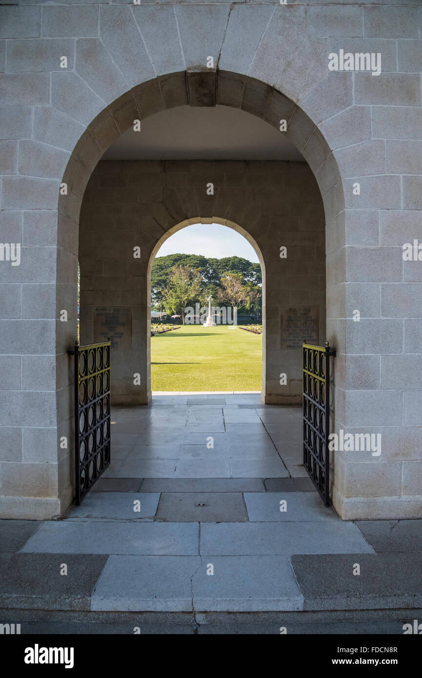 Thailand, Kanchanaburi, WWII CWGC Cemetery and memorial to those Allied servicemen who died building the Burma-Siam Death Railway Stock Photo