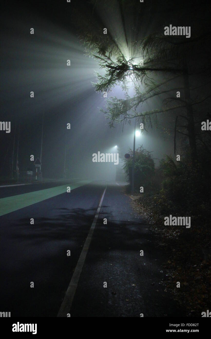 Light rays on black hires stock photography and images Alamy