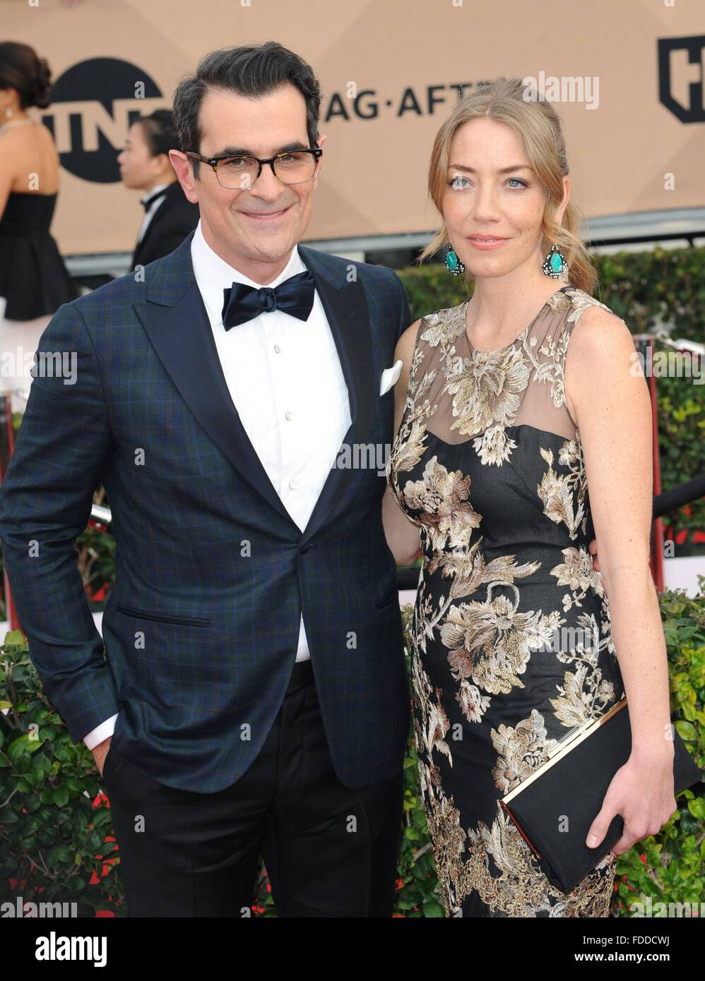 Los Angeles, CA, USA. 30th Jan, 2016. Ty Burrell, Holly Burrell at arrivals for 22nd Annual