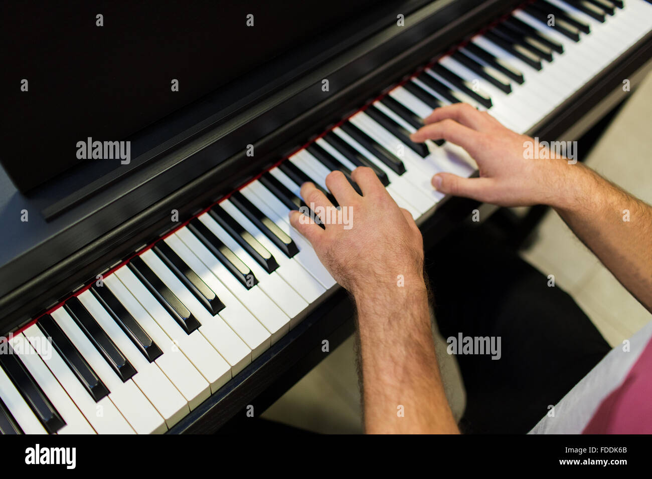 Piano man hi-res stock photography and images - Page 3 - Alamy