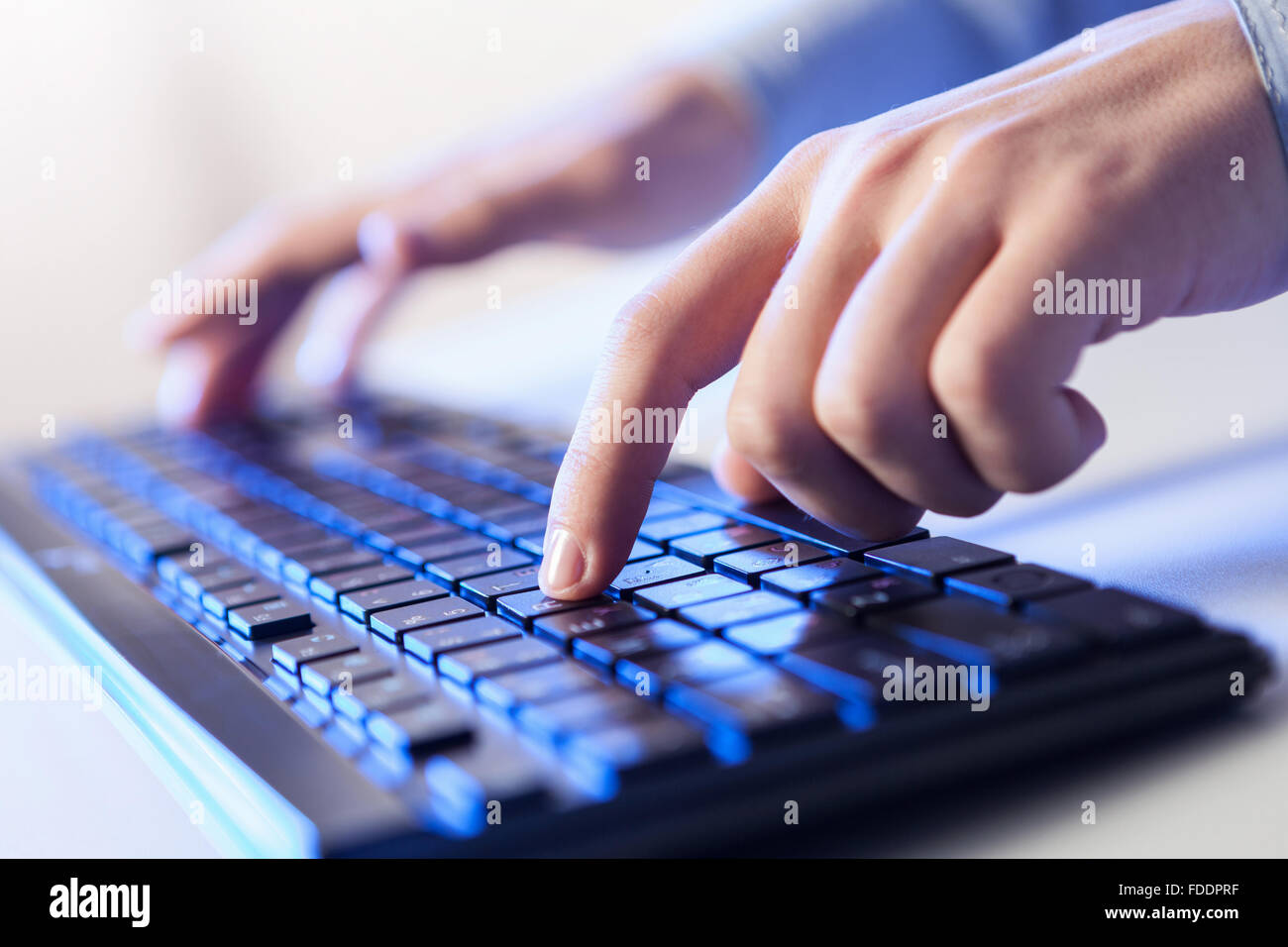 Hand Click/keyboard Keyboard backlighting hi-res stock photography and images - Alamy