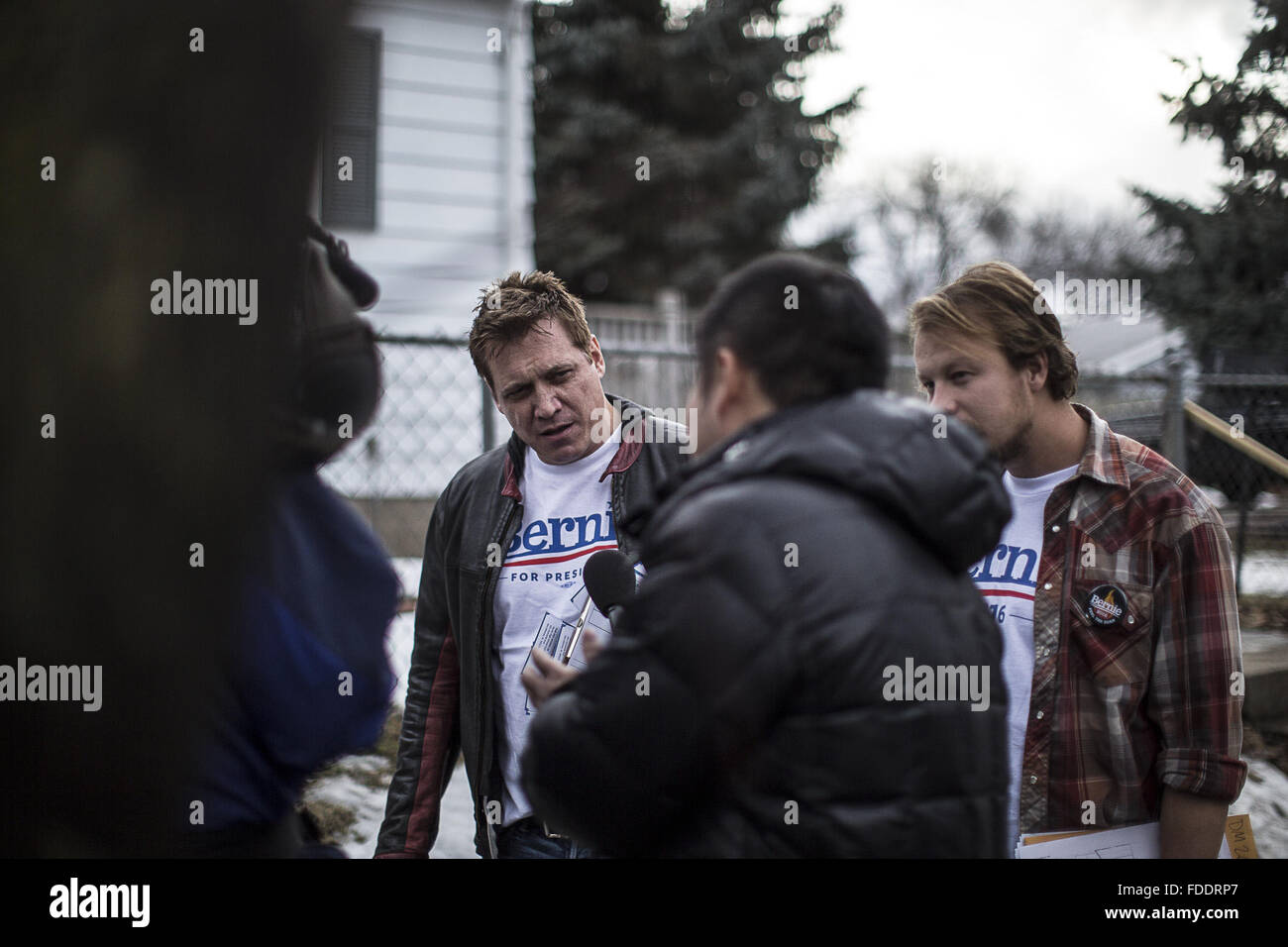 Des Moines, Iowa, USA. 30th Jan, 2016. Actor Holt McCallany canvases for presidential candidate Sen. Bernie Sanders in Des Moines, Iowa, Jan. 30, 2016. McCallany was in town to drum up support for Sanders before the Iowa Presidential Caucuses that will be held February 1. McCallany, who has appeared in films like ''Fight Club'' and ''Three Kings, '' said he was an early supporter of Sanders' vision and plans as president. © Bill Putnam/ZUMA Wire/Alamy Live News Stock Photo