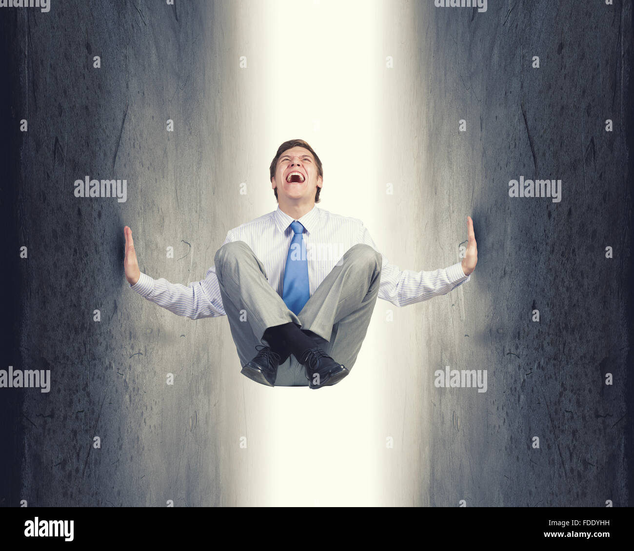 Trapped between walls hires stock photography and images Alamy