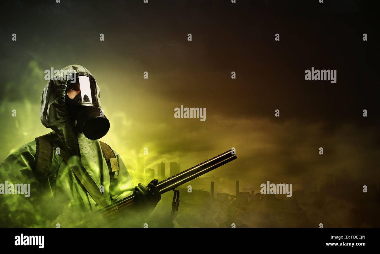 Man in gas mask camouflage hi-res stock photography and images - Alamy