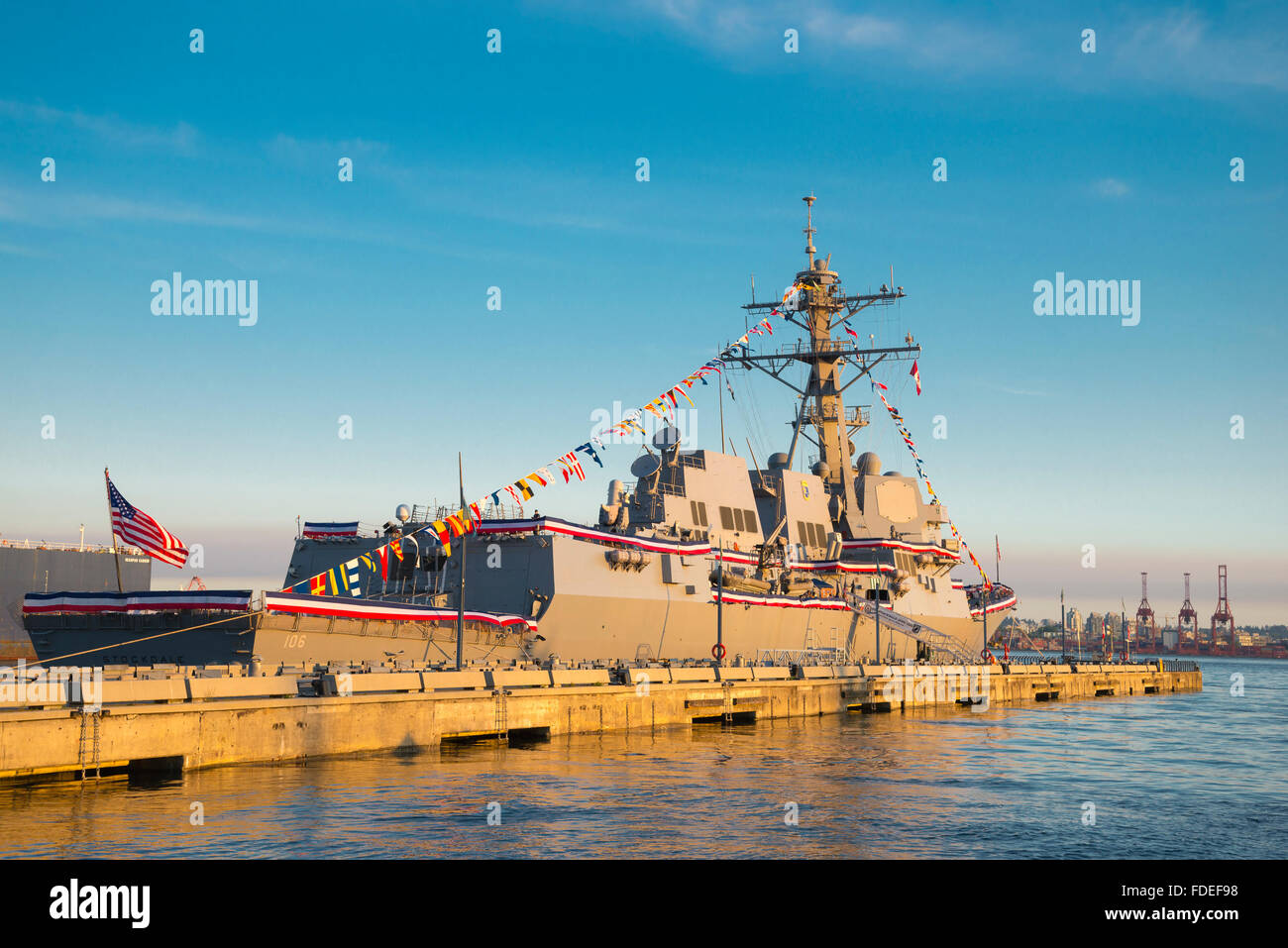 USS Stockdale (DDG-106) is an Arleigh Burke-class guided missile destroyer in the United States Navy. Docked here at N. Vancouve Stock Photo
