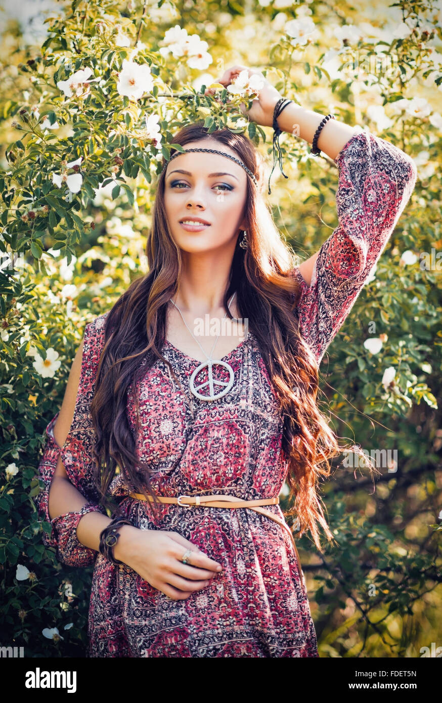 Hippie girl hi-res stock photography and images - Alamy