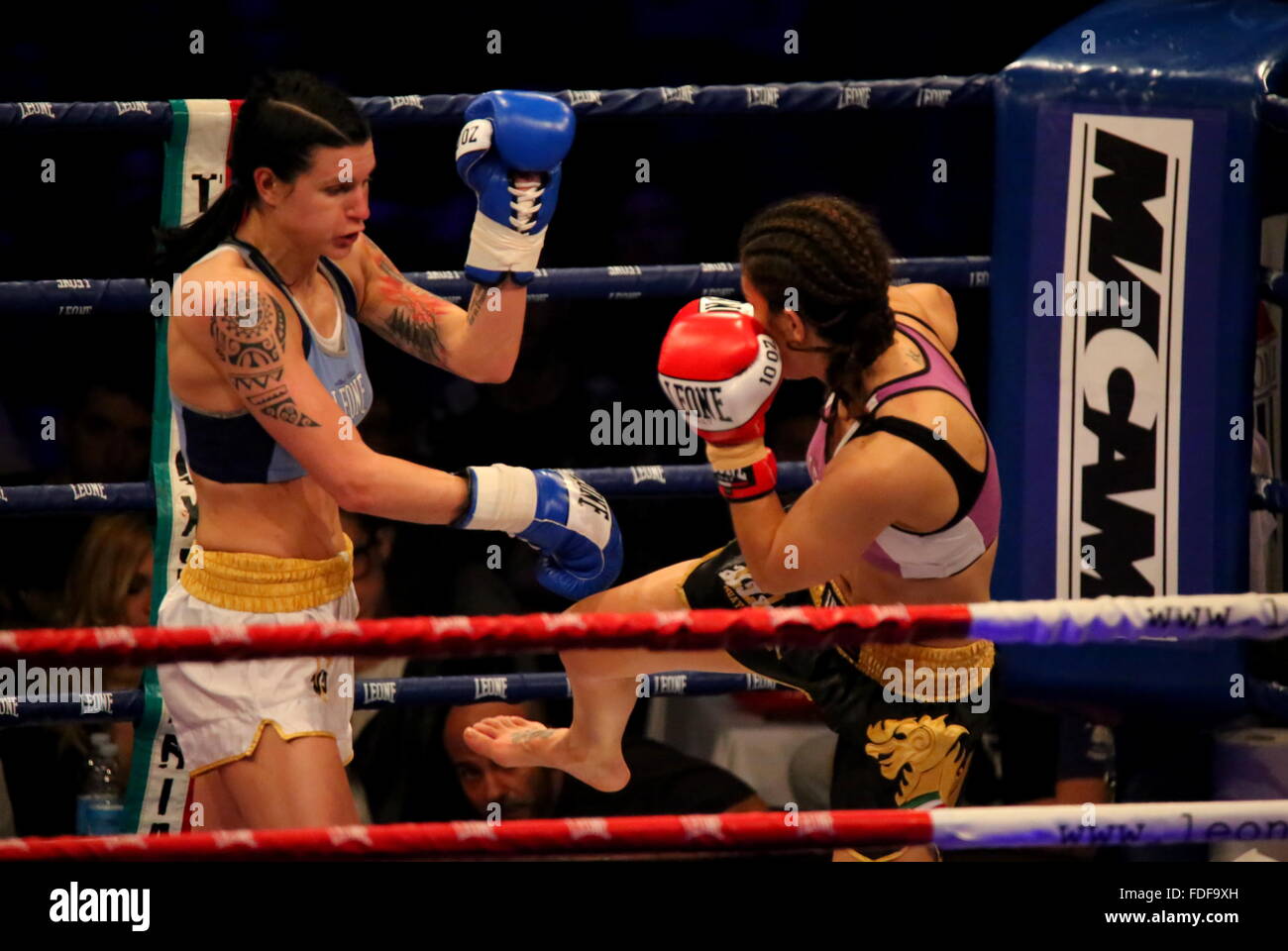 Thai boxe mania hi-res stock photography and images - Alamy