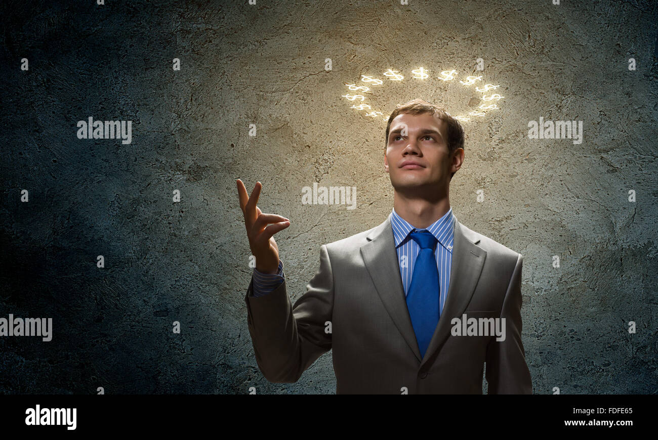 Нимб над головой что это. Человек с нимбом над головой. Человек с нимбом. Фотосессия нимб на голове. Нимб над головой.