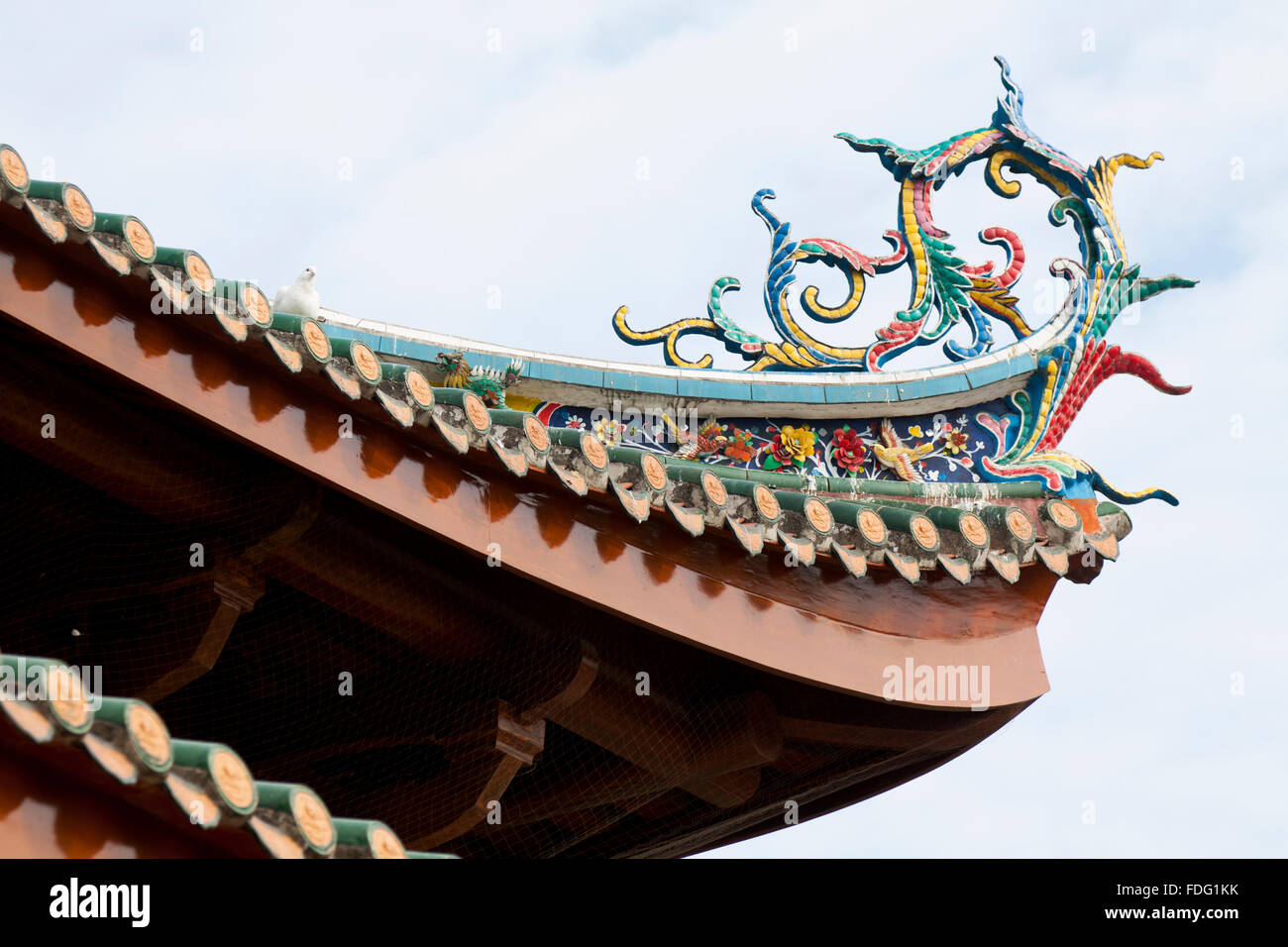 Colorful dragon statue on china temple roof Stock Photo Alamy