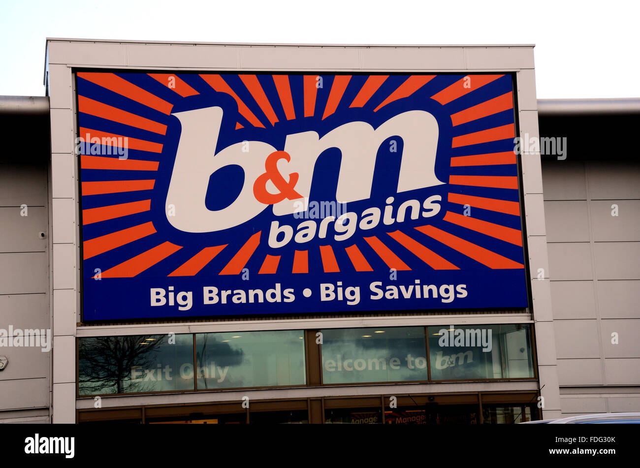 The B&M store on the Brunel Retail Park on Rose Kiln Lane in Reading, Berkshire Stock Photo Alamy