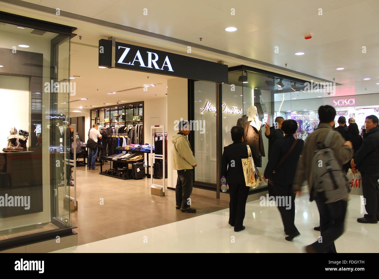 HONG KONG - DEC 22, Zara opens a shop in Tuen Mun, Hong Kong on 22  Decemeber, 2011. There are many people shopping there Stock Photo - Alamy
