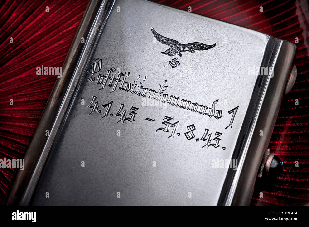 nazi cigarette case Engraved cigarette case hi-res stock photography and images nazi cigarette case Engraved cigarette case hi-res stock photography and images