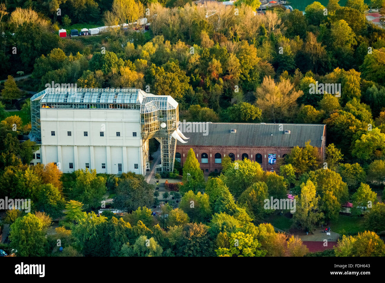 Page 2 Maxi High Resolution Stock Photography And Images Alamy