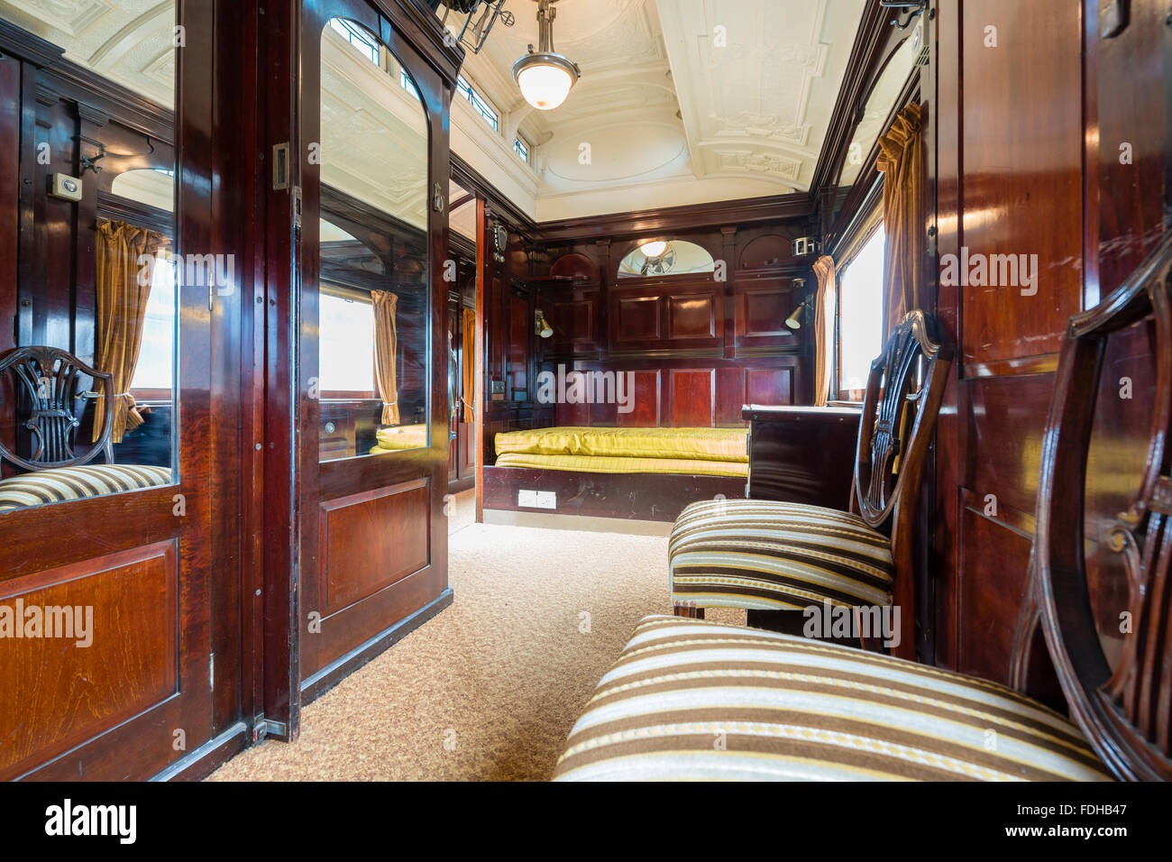 Vintage train carriage hi-res stock photography and images - Alamy