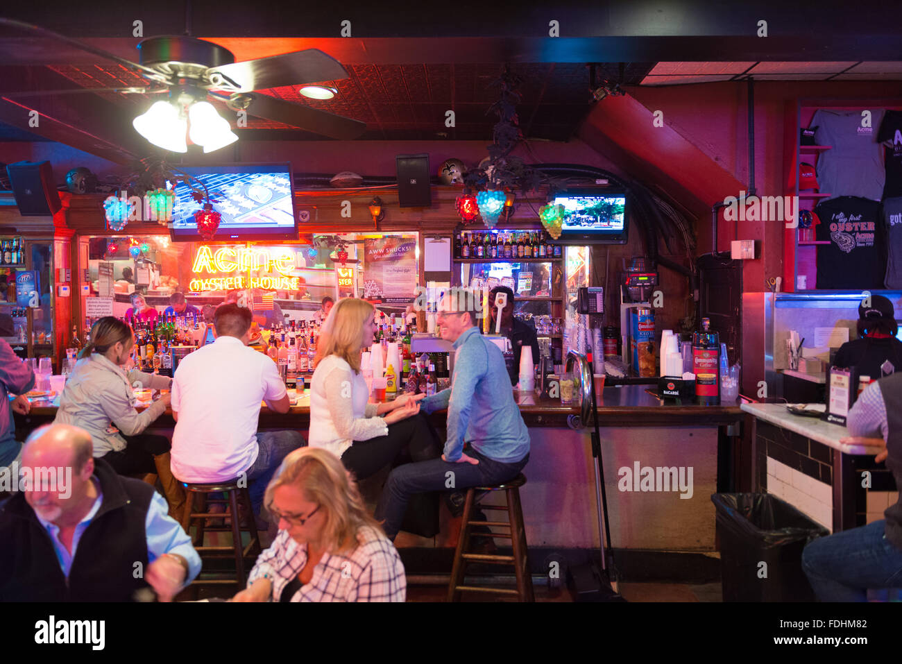 People dining in Acme Oyster Bar, New Orleans, Louisiana Stock Photo