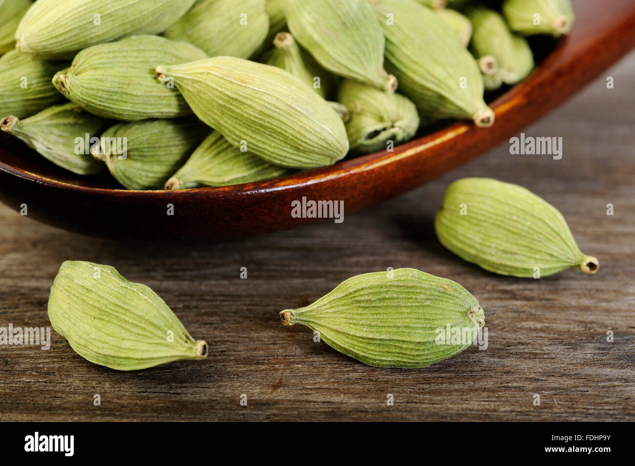 Cardamom pods hires stock photography and images Alamy