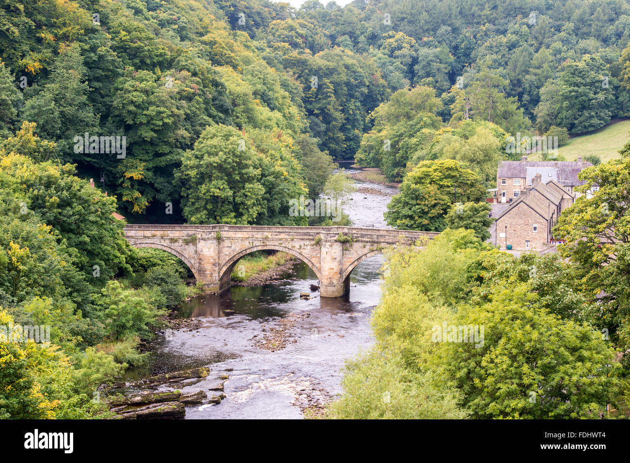 Old stone bridge yorkshire hi-res stock photography and images - Alamy