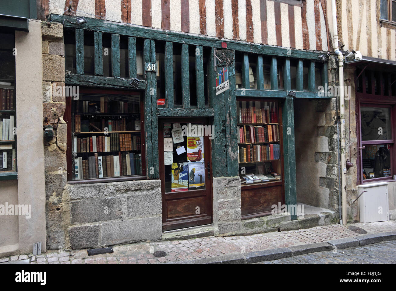 Librairie bookshop, selling old books, Limoges, France Stock Photo