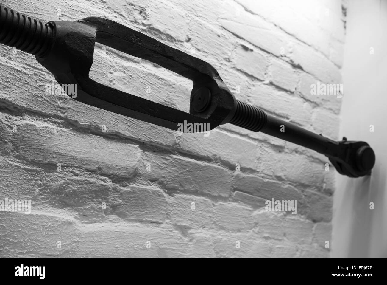 Turnbuckle hires stock photography and images Alamy