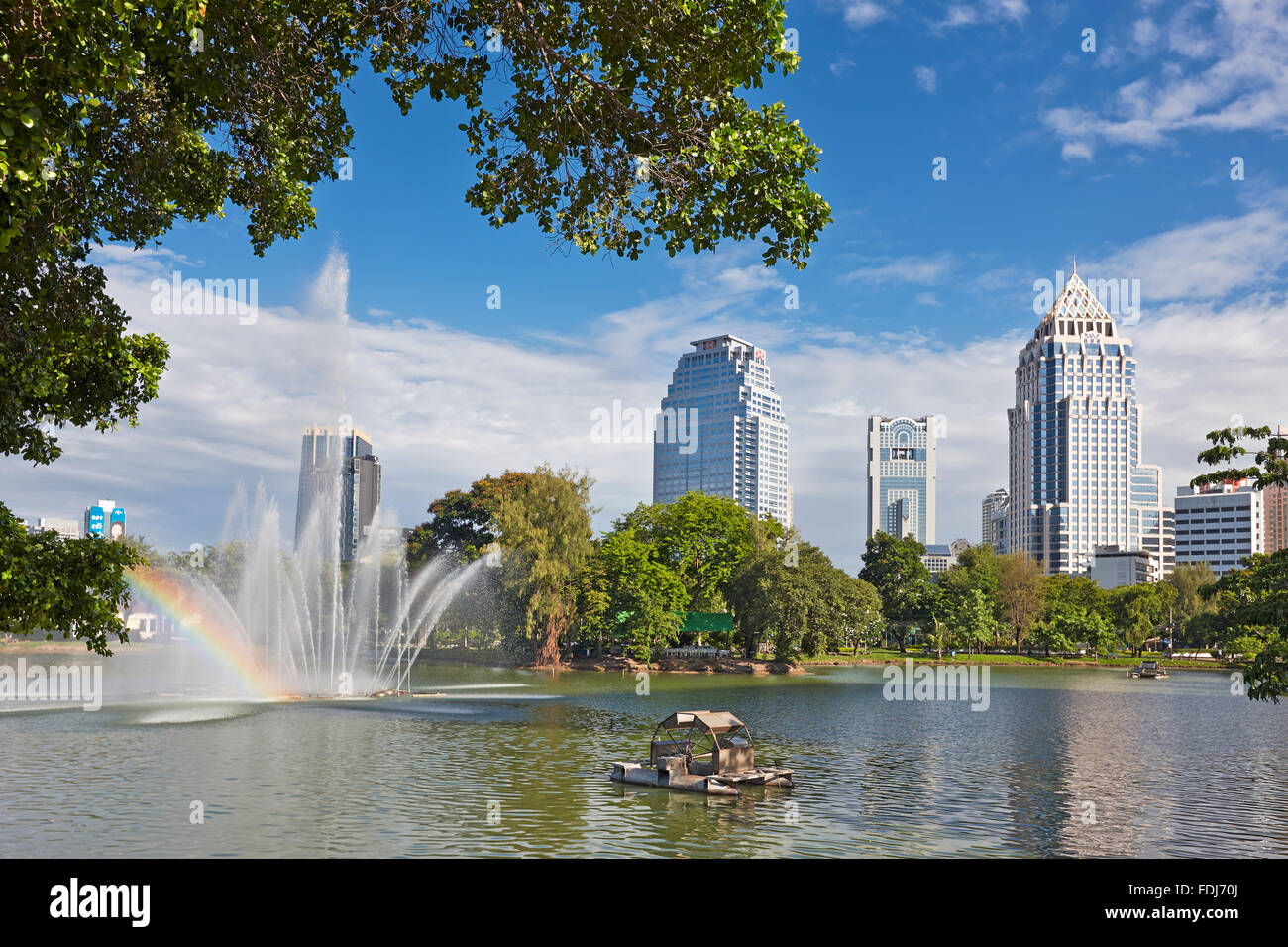 Lake Framed By Tree Branches Hi res Stock Photography And Images Alamy