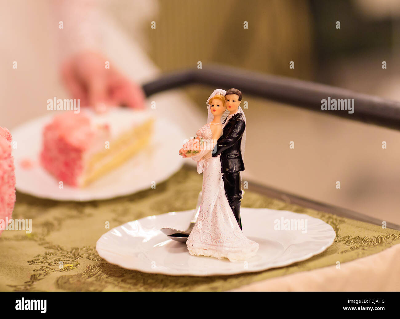 Wedding cake figures Stock Photo - Alamy