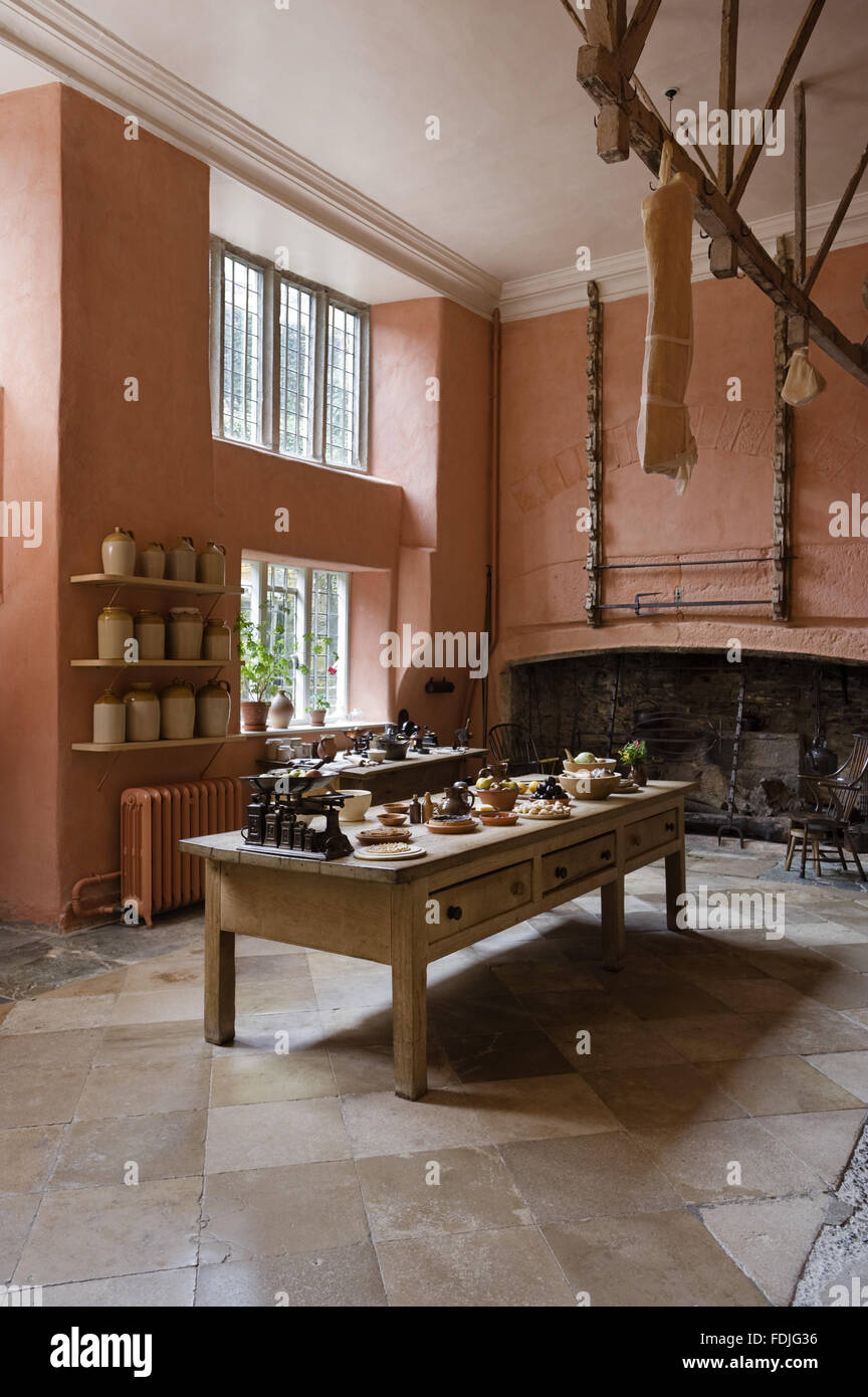 A 16th century room hires stock photography and images Alamy