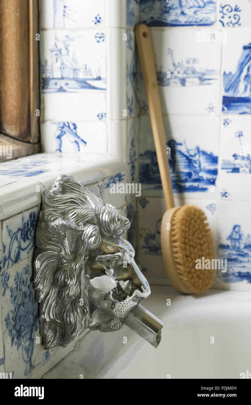 Interiors country bathrooms hires stock photography and images Alamy