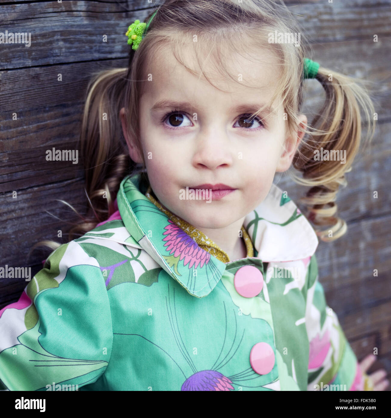 Little girl portrait outdoors Stock Photo - Alamy