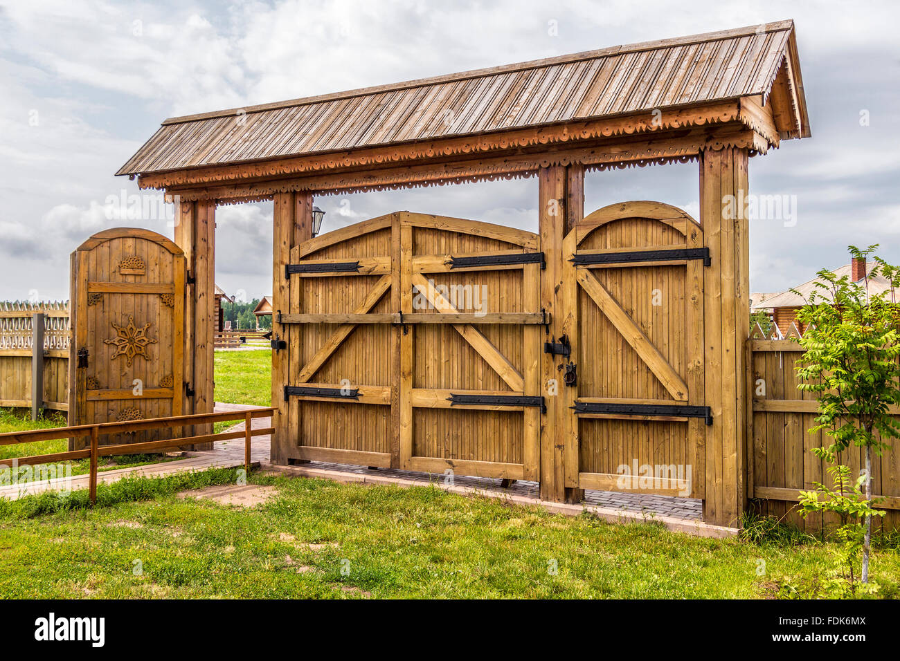 Oklahoma Rural Gate Rural gate of the yard Stock Photo - Alamy