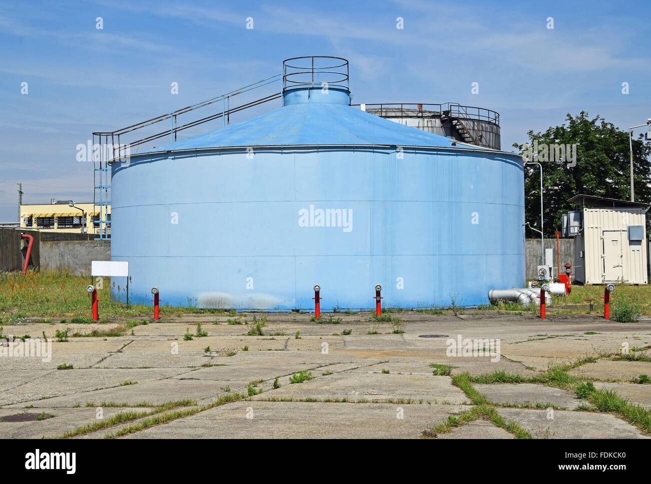 Gas container hi-res stock photography and images - Alamy
