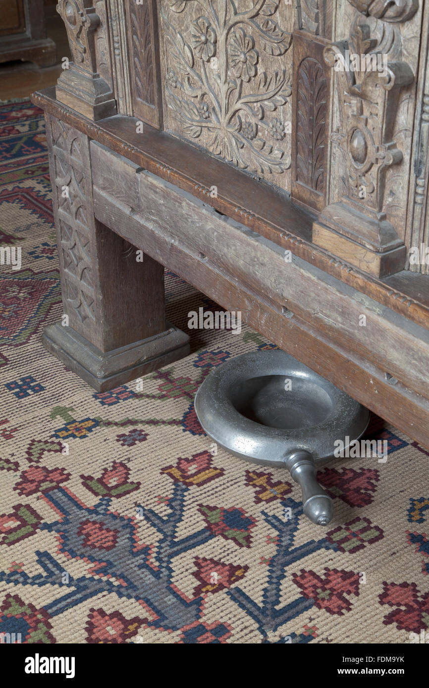 Bedpan hires stock photography and images Alamy