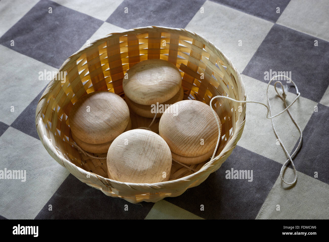 Yo yos hi-res stock photography and images - Alamy