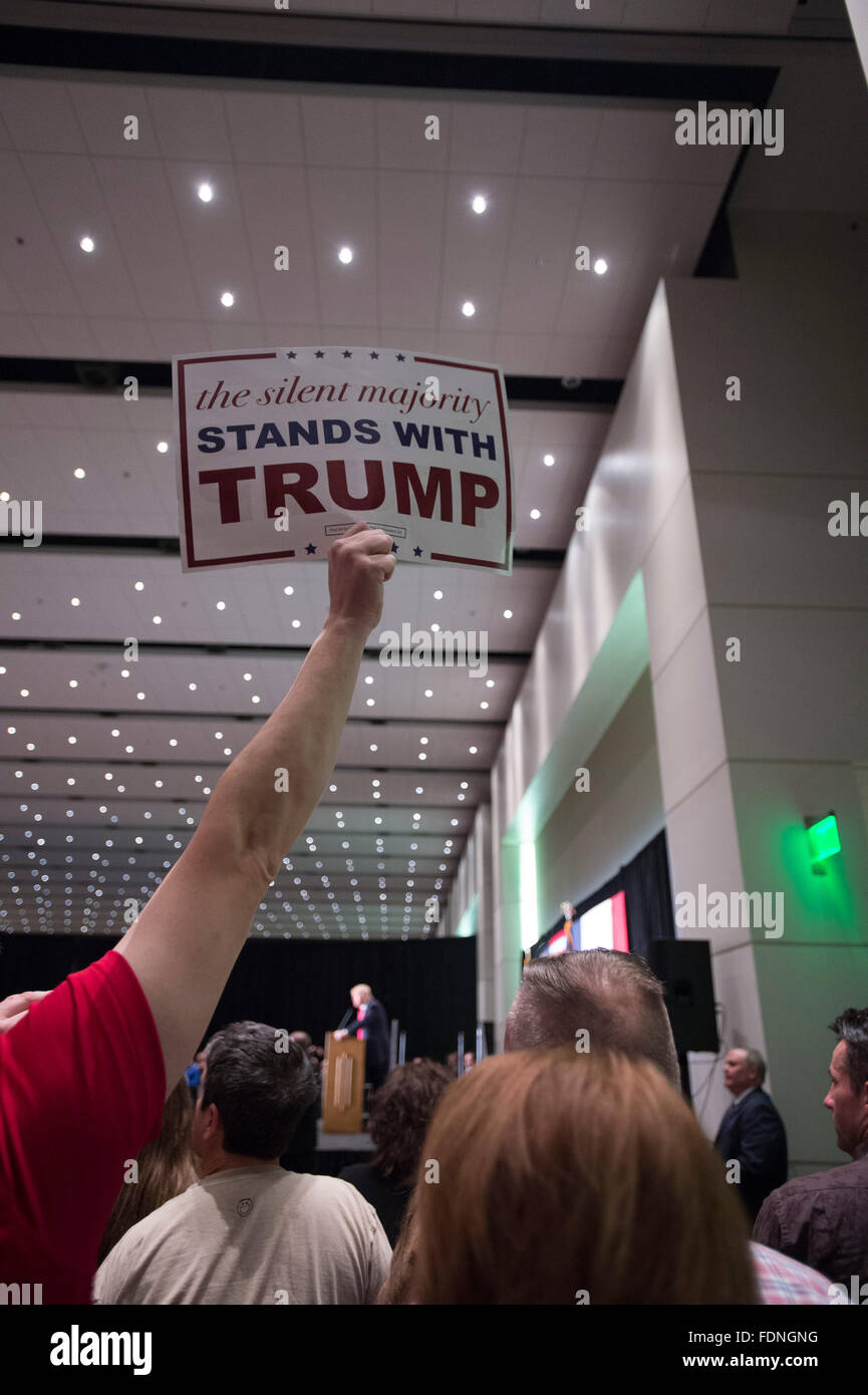 Trump supporter holds sign hi-res stock photography and images - Alamy
