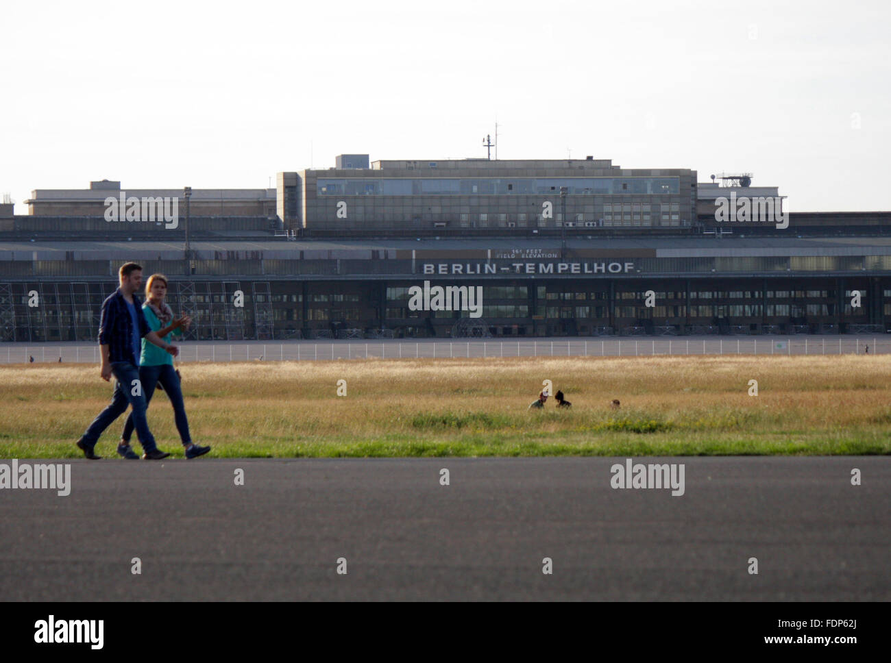 Impressionen: Tempelhofer Feld auf dem Gelaende des frueheren Flughafen Tempelhof, Berlin-Tempelhof. Stock Photo