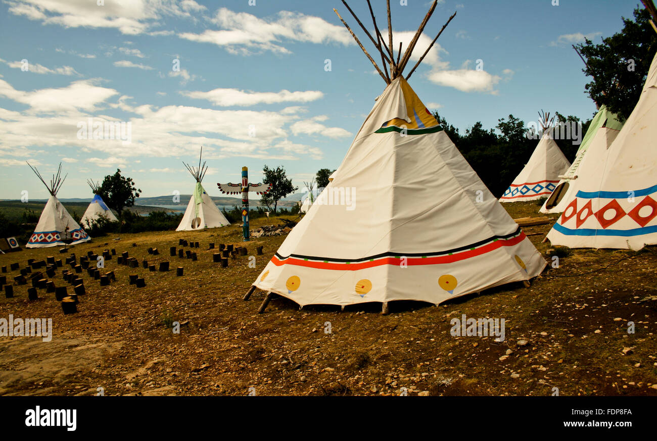 Teepee Tipi Indian Camp Stock Photo Alamy