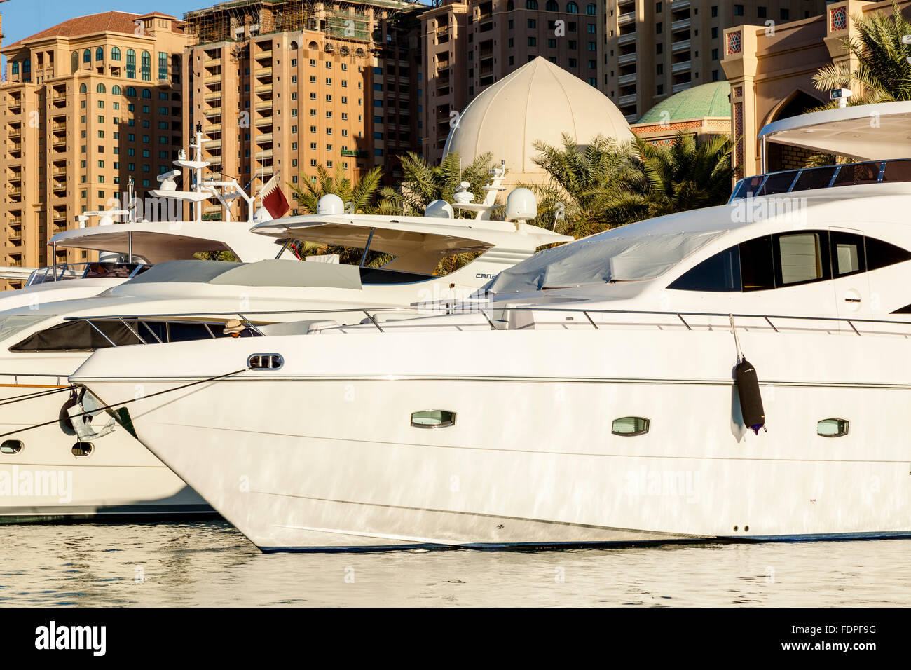 Marina pearl qatar doha qatar hi-res stock photography and images - Alamy