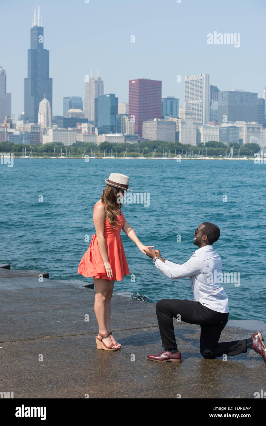 Girl proposing hi-res stock photography and images - Alamy