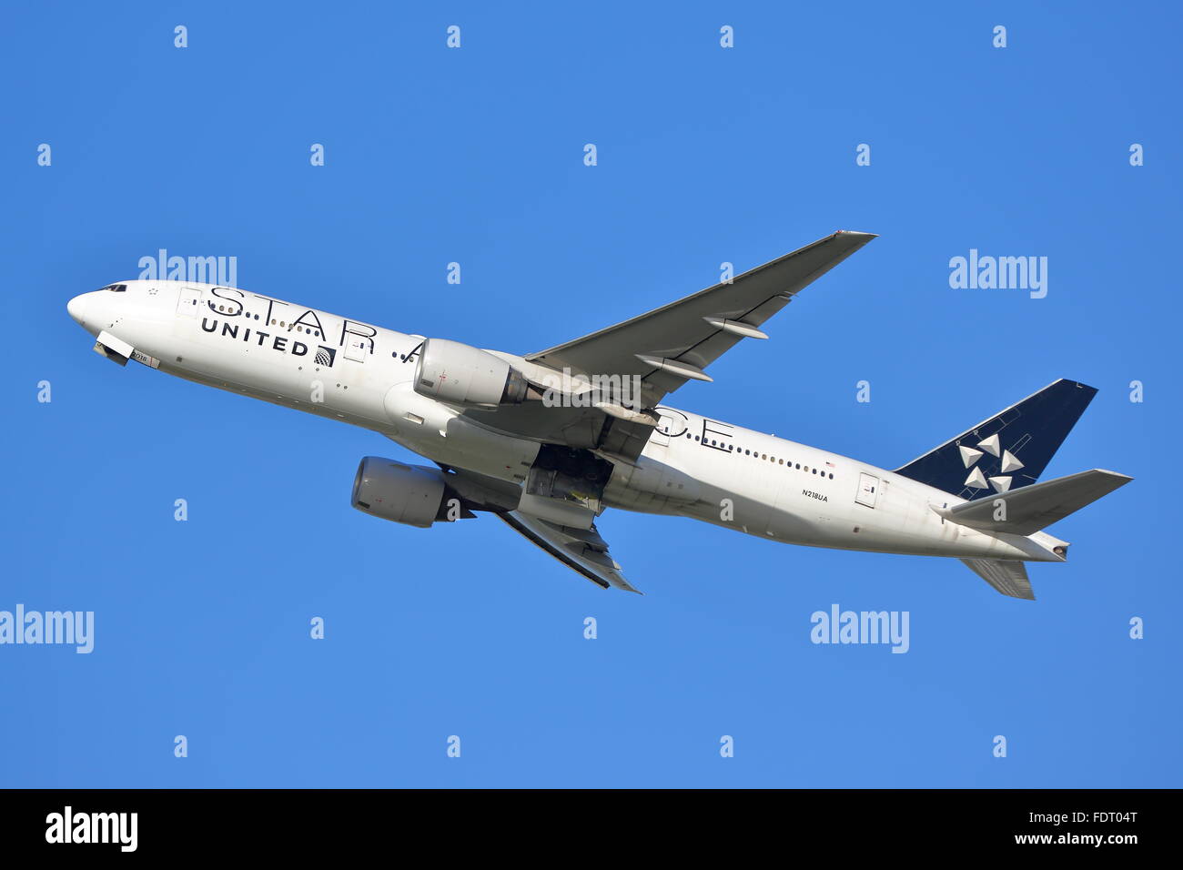 United Airlines Boeing 777 with Star Alliance livery