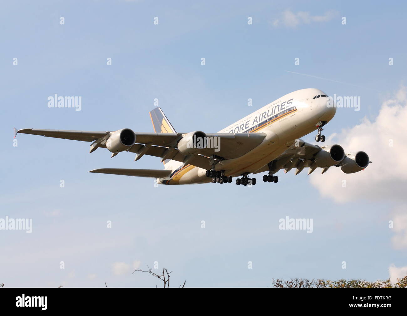 Singapore Airlines Airbus A380-800 9V-SKE landing at London Heathrow Airport, UK Stock Photo