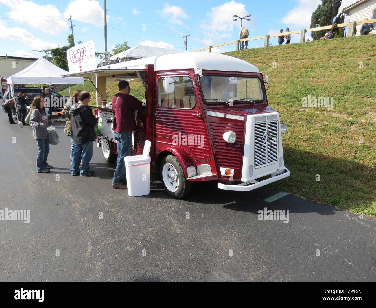 Farmers market coffee hires stock photography and images Alamy