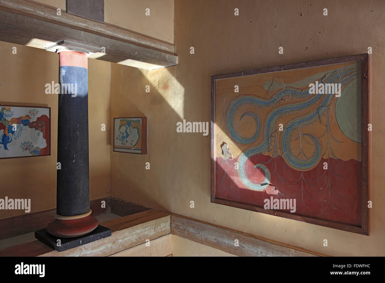 Crete, Knossos, palace complex of the Minoer, fresco in the throne room Stock Photo
