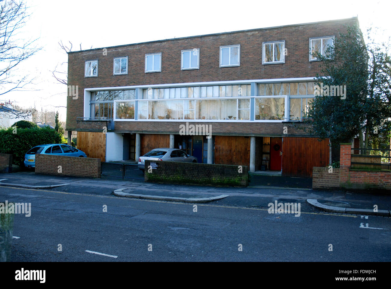 2 Willow Road Stock Photo Alamy