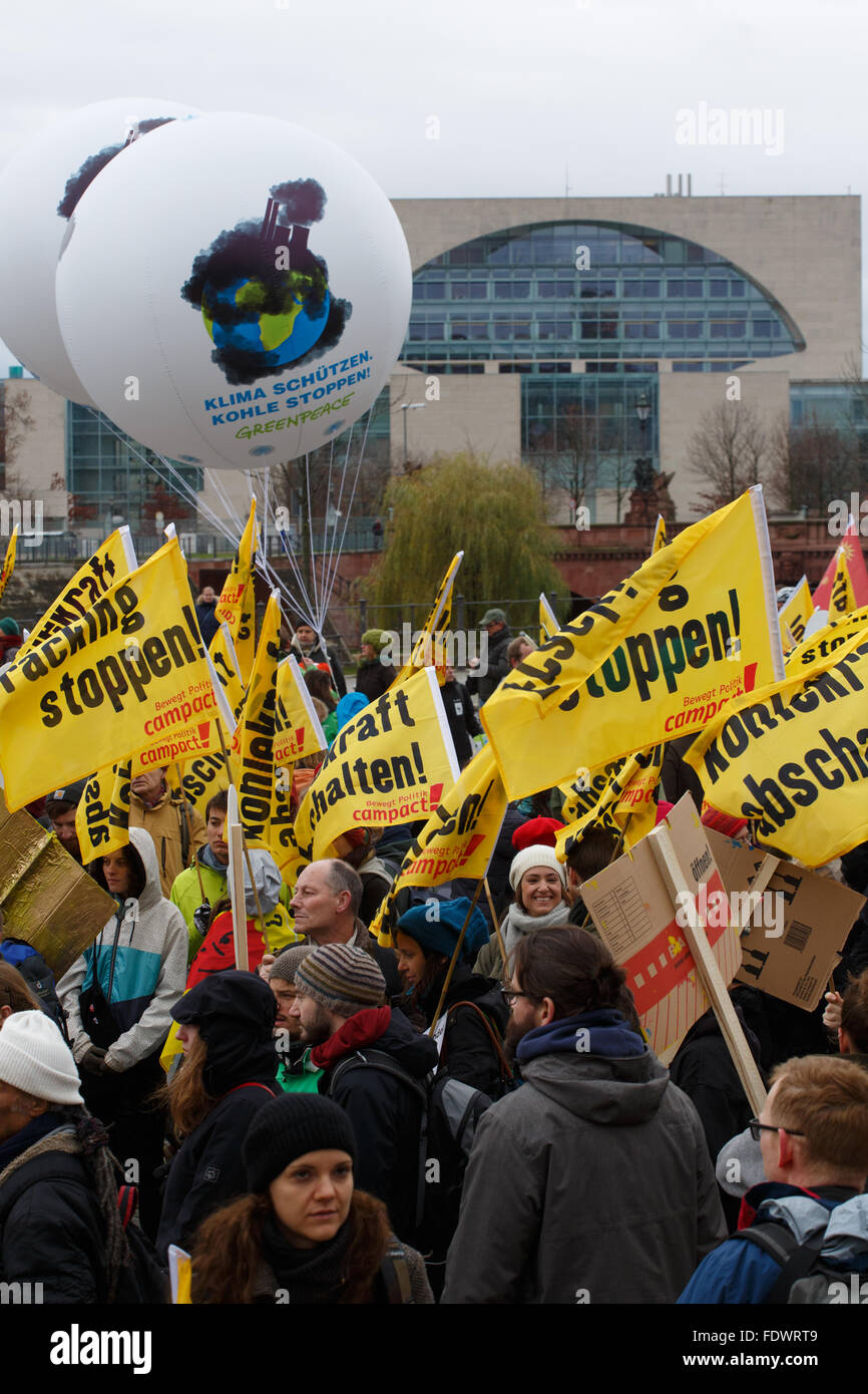 Berlin, Germany, Global Climate March in front of the Chancellery Stock ...