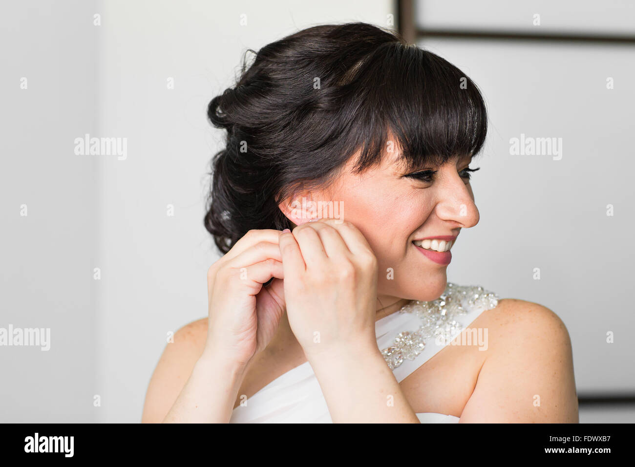 Girl wearing diamond rings hi-res stock photography and images - Alamy