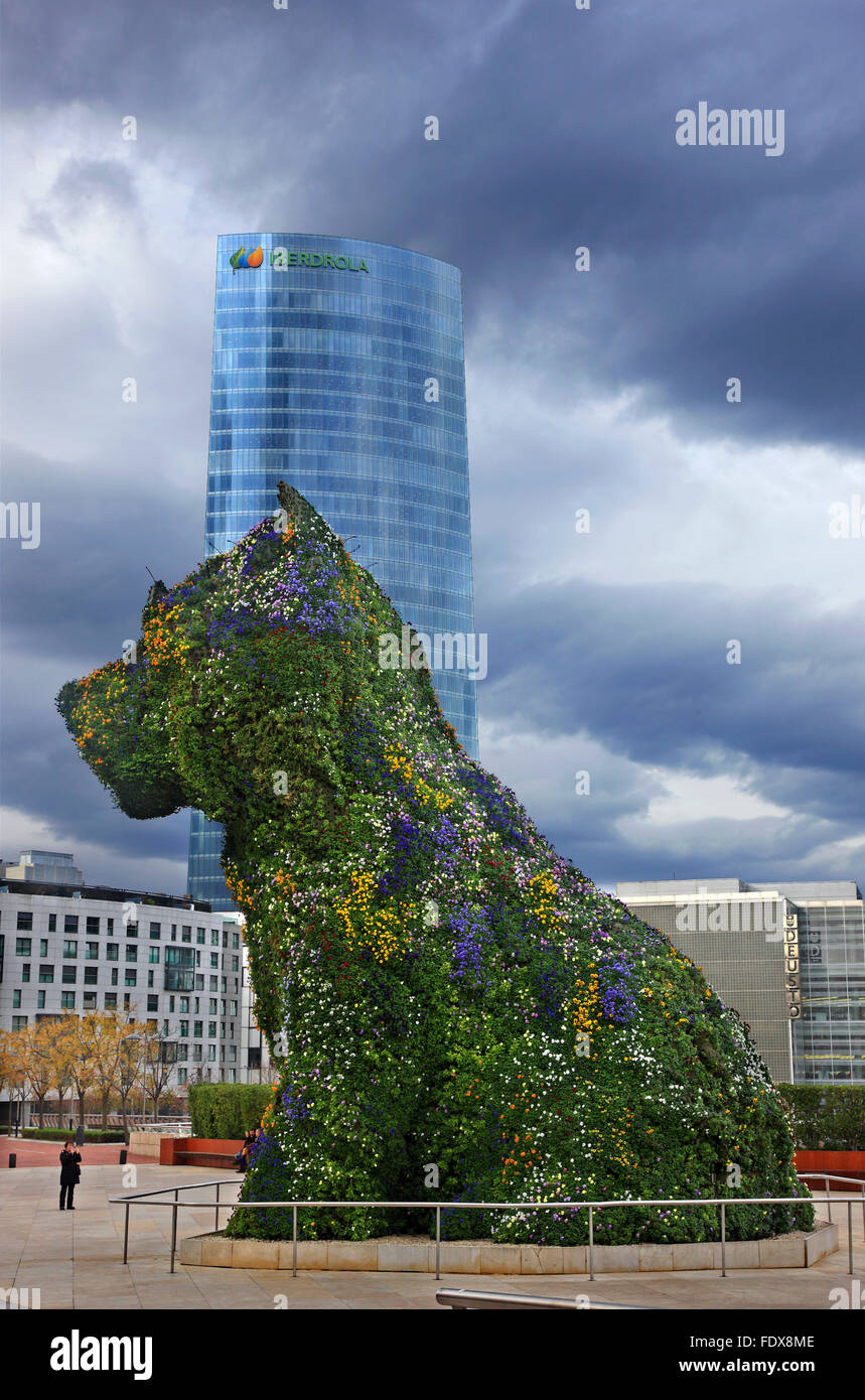 The 'Puppy' by Jeff Koons outside Guggenheim Museum, Bilbao, Basque Country, Spain. Stock Photo
