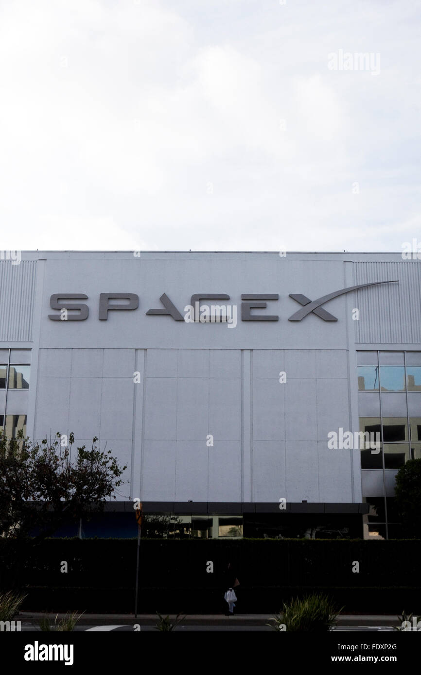 Dragon spacecraft at SpaceX headquarters, 2015 - Stock Image - C030/9058 -  Science Photo Library