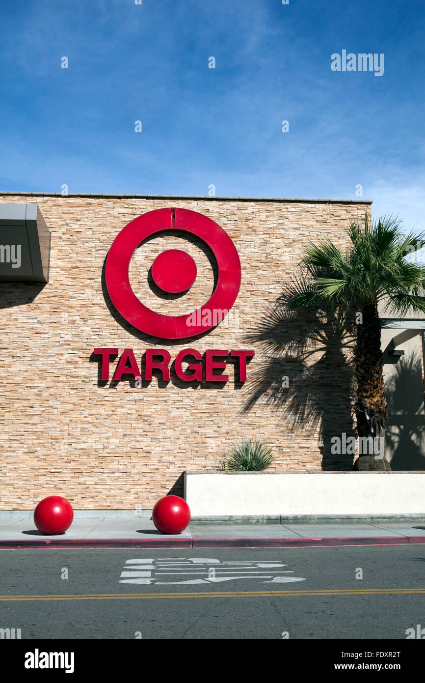 Super target store logo hi-res stock photography and images - Alamy